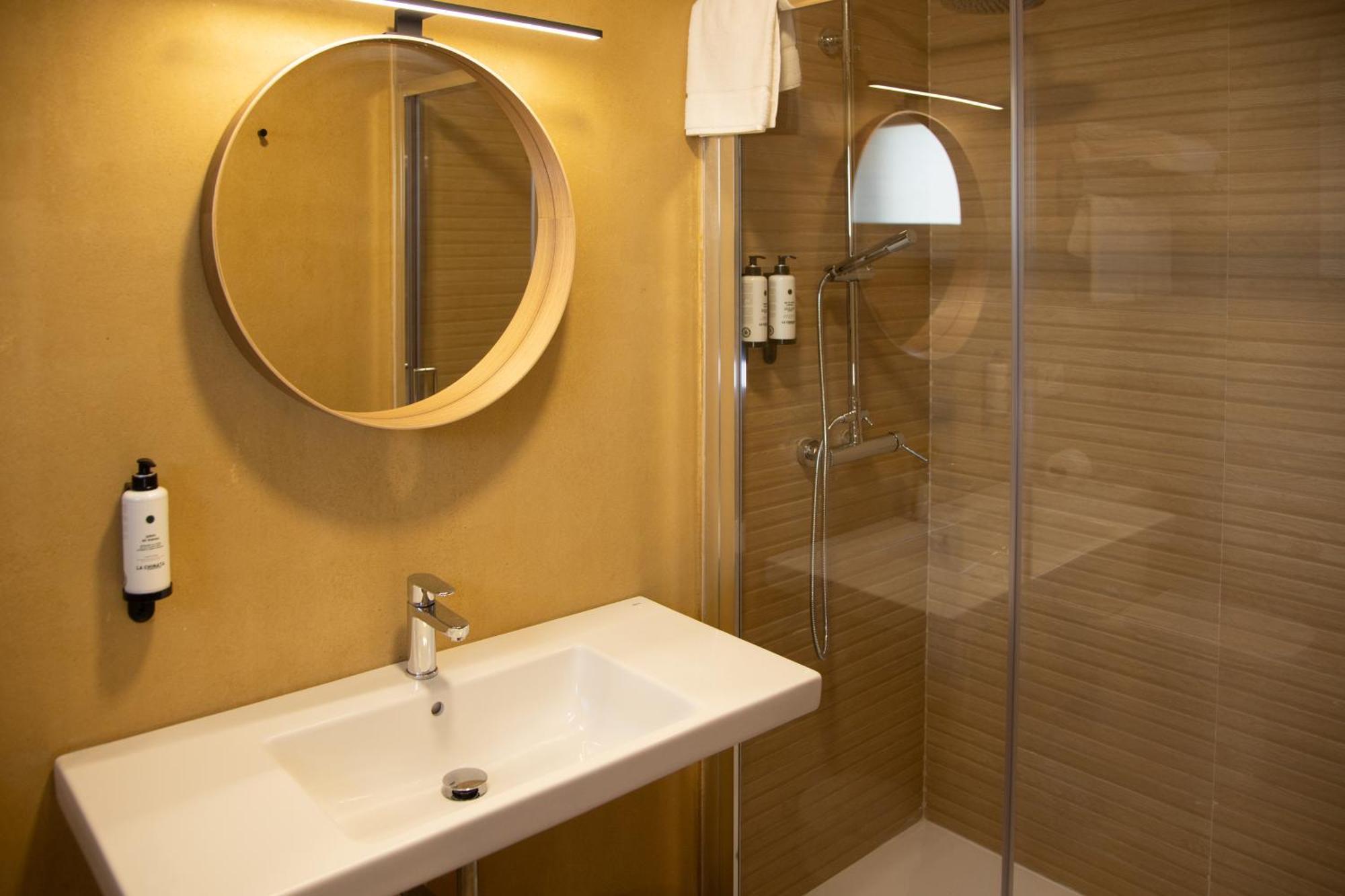 Hotel Los Alamos Boutique Plasencia Rum bild